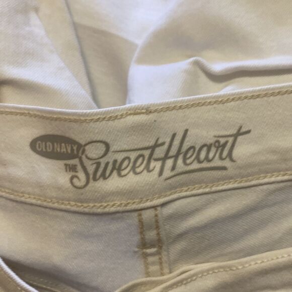 Old Navy white capri's, size 20 - Picture 3 of 4